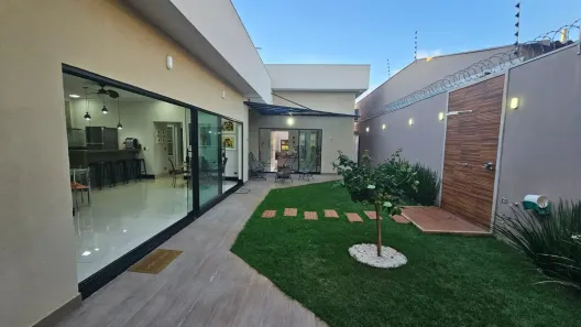 Casa com 3 Quartos à venda, 206m² no Monte Castelo, Campo Grande