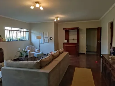 Casa com 3 Quartos à venda, 219m² no Vila Pirajussara, São Paulo