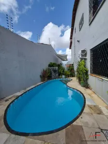 Casa com 3 Quartos à venda, 203m² no Itaperi, Fortaleza