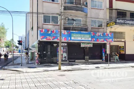 Ponto Comercial para alugar, 490m² no Centro, Curitiba