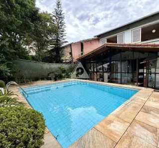 Sobrado com 3 Quartos à venda, 220m² no Jardim Cascata, Teresópolis