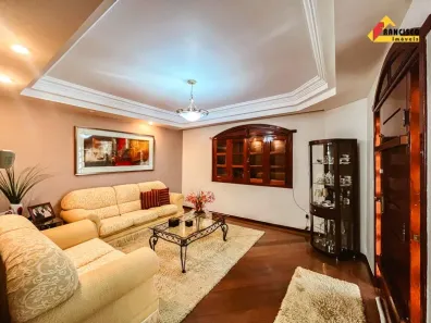 Casa com 4 Quartos à venda, 298m² no Santo Antônio, Divinópolis