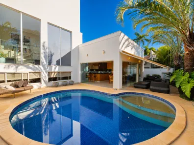 Casa de Condomínio com 4 Quartos à venda, 528m² no Vila Olímpica, Uberaba