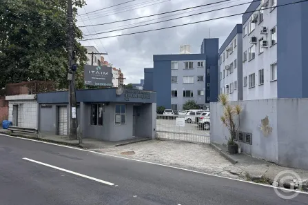 Apartamento com 3 Quartos para alugar, 64m² no Itacorubi, Florianópolis