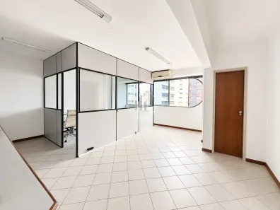 à venda, 43m² no Centro, Florianópolis
