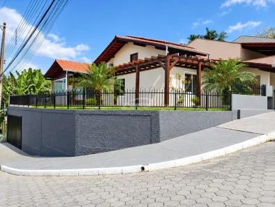 Casa com 2 Quartos para alugar, 60m² no Passo Manso, Blumenau