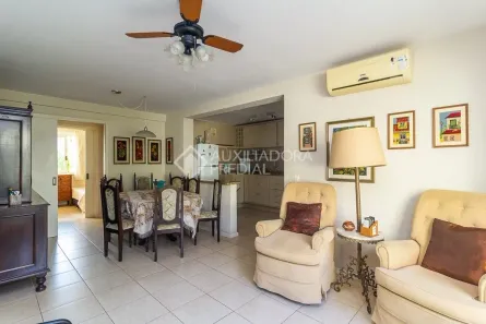 Casa com 3 Quartos à venda, 226m² no Azenha, Porto Alegre