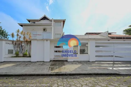 Sobrado com 6 Quartos à venda, 394m² no Bal Stella Maris, Peruíbe