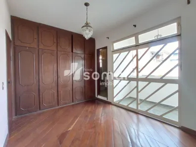 Casa com 3 Quartos à venda, 400m² no Vila Belo Horizonte, Divinópolis