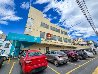 Sala Comercial para alugar, 300m² no Nova Suiça, Goiânia