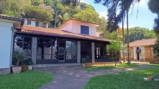 Casa com 5 Quartos à venda, 620m² no Valparaíso, Petrópolis