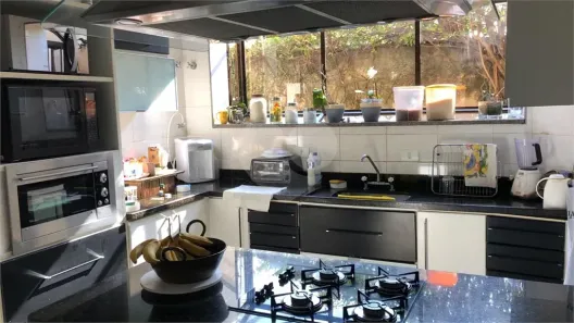 com 6 Quartos para alugar, 400m² no Saúde, São Paulo