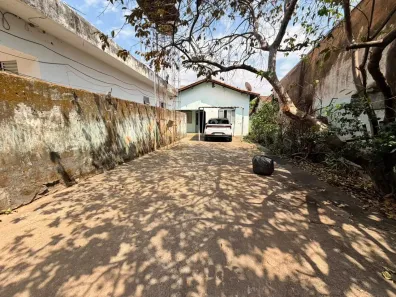 Casa com 3 Quartos à venda, 450m² no Setor Coimbra, Goiânia