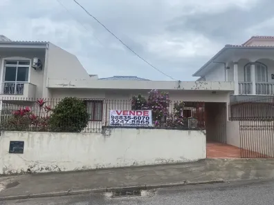 Casa com 3 Quartos à venda, 180m² no Capoeiras, Florianópolis