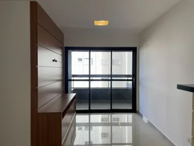 Apartamento com 3 Quartos para alugar, 75m² no Zona 03, Maringá