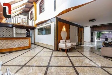 Imóvel Comercial com 4 Quartos para alugar, 303m² no Água Verde, Curitiba
