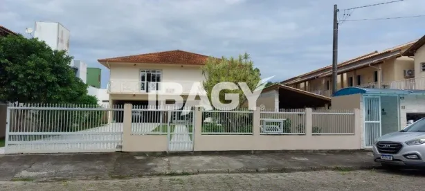 Casa com 5 Quartos para alugar, 320m² no Campeche, Florianópolis