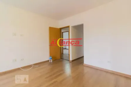 Casa com 4 Quartos para alugar, 400m² no Vila Rosália, Guarulhos