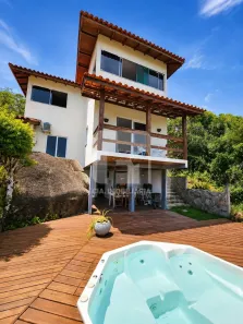 Casa de Condomínio com 3 Quartos para alugar, 165m² no Cacupé, Florianópolis