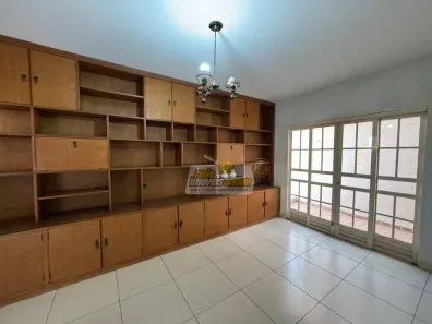 Casa com 3 Quartos à venda, 158m² no Vila Olímpica, Uberaba