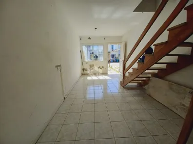 Casa de Condomínio com 2 Quartos à venda, 77m² no Rio Branco, Canoas