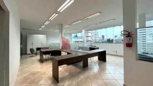 Sala Comercial para alugar, 250m² no Fazenda, Itajaí