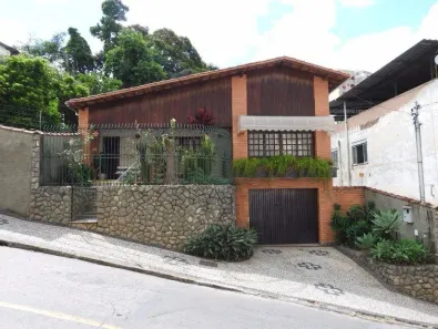 Casa com 4 Quartos à venda, 267m² no São Mateus, Juiz de Fora