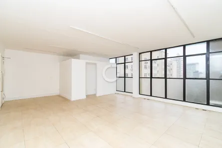 Sala Comercial para venda ou aluguel, 49m² no Centro, Curitiba
