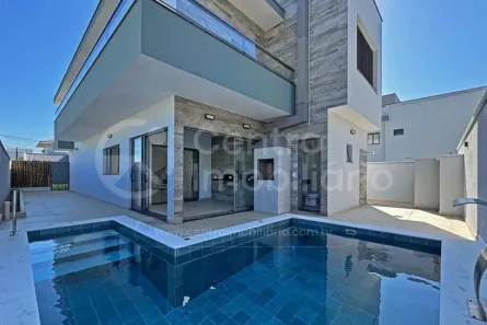 Casa de Condomínio com 4 Quartos à venda, 140m² no , Peruíbe