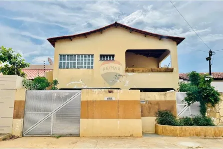 Sobrado com 2 Quartos à venda, 209m² no Sandra Regina, Barreiras