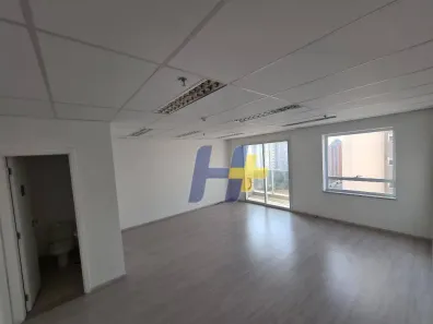 Sala Comercial à venda, 42m² no Vila Gertrudes, São Paulo