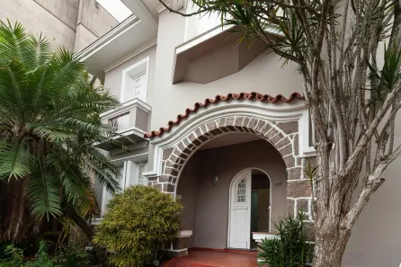 Imóvel Comercial com 4 Quartos à venda, 330m² no São João, Porto Alegre