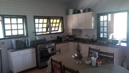Fazenda/Sítio com 4 Quartos à venda, 350m² no Chácara Itamarati, Caçapava