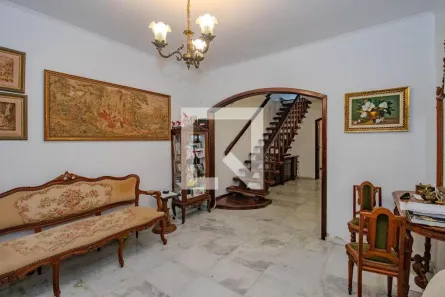 Casa com 4 Quartos à venda, 240m² no Santa Cecília, Porto Alegre
