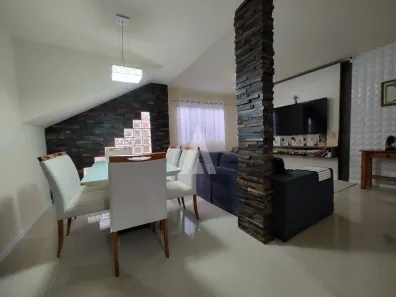 Casa com 3 Quartos à venda, 180m² no Jardim Iririú, Joinville