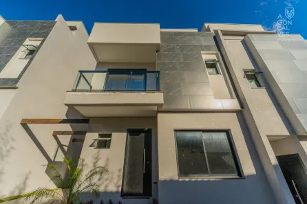 Sobrado com 3 Quartos à venda, 144m² no Seminário, Curitiba