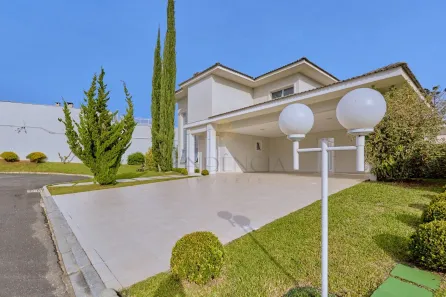 Casa com 3 Quartos à venda, 332m² no Butiatuvinha, Curitiba
