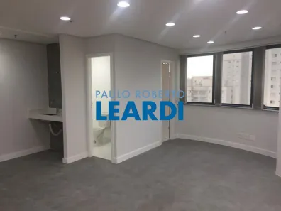 Sala Comercial à venda, 44m² no Santo Amaro, São Paulo