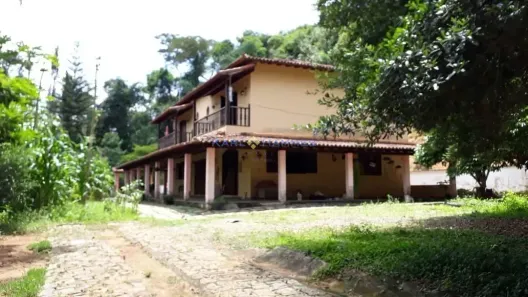 Fazenda/Sítio com 4 Quartos à venda, 450m² no Centro, Argirita