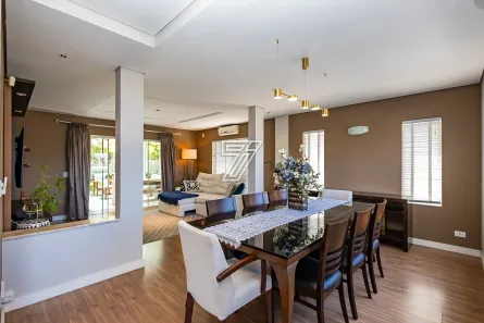 Casa com 4 Quartos à venda, 275m² no Vista Alegre, Curitiba