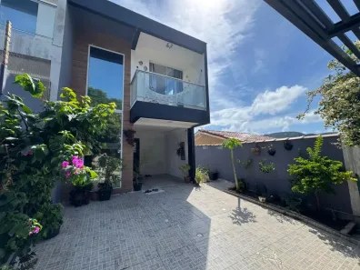 Sobrado com 2 Quartos à venda, 140m² no Ingleses do Rio Vermelho, Florianópolis