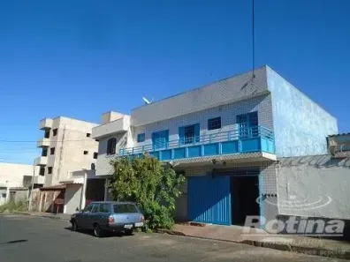 Casa com 5 Quartos à venda, 306m² no Brasil, Uberlândia