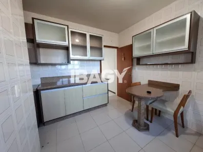 Apartamento com 4 Quartos para alugar, 117m² no Centro, Florianópolis