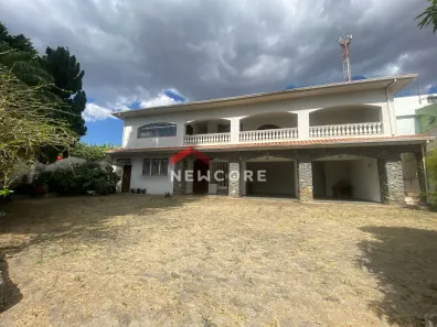 Casa com 5 Quartos à venda, 350m² no Centro, Contagem