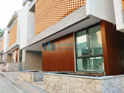 Casa de Condomínio com 4 Quartos à venda, 205m² no Alto Boqueirão, Curitiba