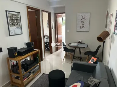 Apartamento com 2 Quartos à venda, 48m² no Segismundo Pereira, Uberlândia