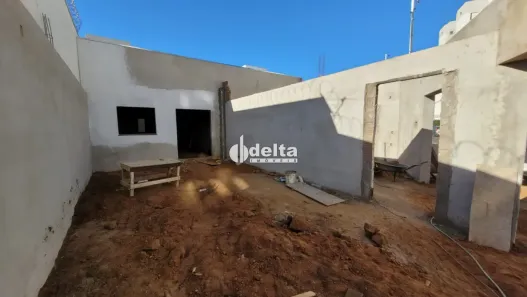 Casa com 2 Quartos à venda, 49m² no Jardim Europa, Uberlândia
