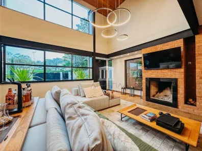 Casa com 5 Quartos à venda, 358m² no Iucas, Teresópolis