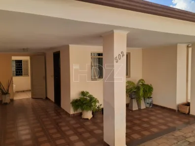Casa com 3 Quartos à venda, 141m² no Vila Melhado, Araraquara