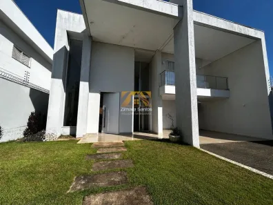 Sobrado com 4 Quartos para alugar, 211m² no Plano Diretor Sul, Palmas